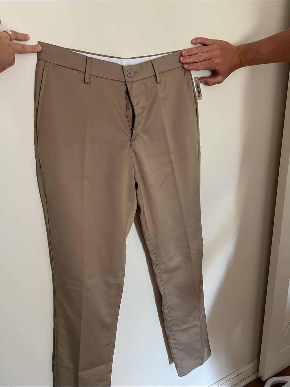 Amazon Essentials Men's Chino Pants in Khaki